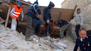 Potres u LAquili (Foto: lastampa.it)