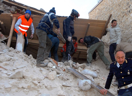 Potres u LAquili (Foto: lastampa.it)