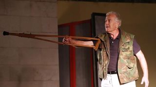 Nakon svecane podjele nagrada publici je prikazana predstava Slucaj rogonja.