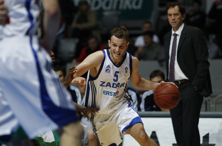 Zadar, 071210. Dvorana Kresimira Cosica. 4. kolo EuroChallenge kupa.  Kosarkaska utakmica KK Zadar – KK Pinar Karsiyaka.  Na slici igrac Zadra Jakov Vladovic. Foto: Jure Miskovic / CROPIX