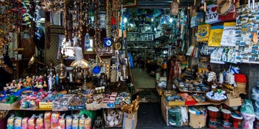 Buvljak “Uzmi ili ostavi” ispred Gradske knjižnice