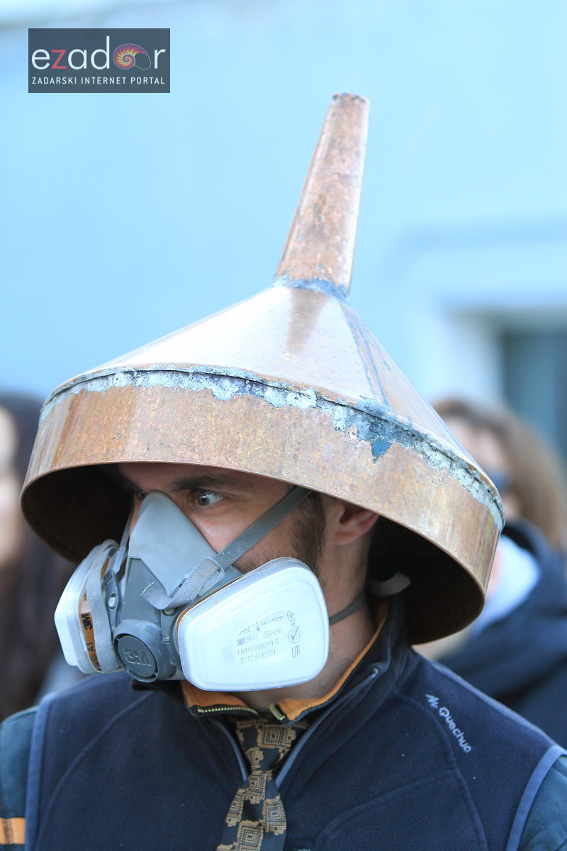 Maškarana povorka Velike Bake u Murteru