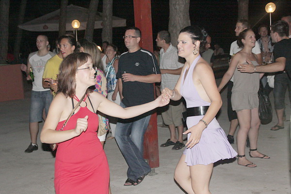 Biograd na Moru 17. srpnja 2009: Nastup Mladena Grdovica u diskoteci Marina Biograd na Moru 17. srpnja 2009: Nastup Mladena Grdovica u diskoteci Marina