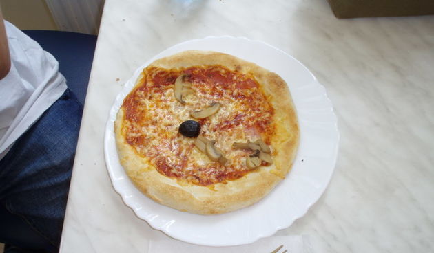 Pizza u studentskoj menzi