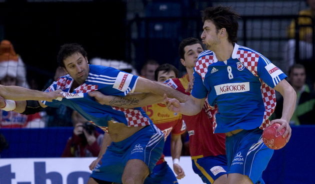 Beograd, 290112.Arena Beograd.10. Europsko prvenstvo u rukometu za muskarce.Utakmica za 3. mjesto izmedju Hrvatske i Spanjolske.Na fotografiji: Marko Kopljar i Igor VoriFoto: Ante Cizmic / CROPIX