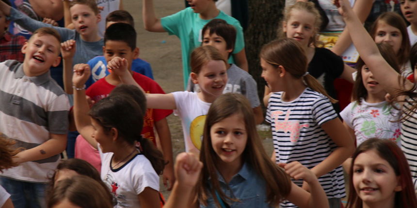 Posljednji dan nastave u OŠ Petra Preradovića u ritmu zumbe Posljednji dan nastave u OŠ Petra Preradovića u ritmu zumbe
