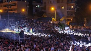 Mišo Kovač i prijatelji na Starom placu u Splitu Mišo Kovač i prijatelji na Starom placu u Splitu