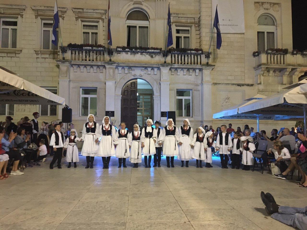 KUD Zadarski Tanac i Iseljena Hrvatska na Narodnom trgu