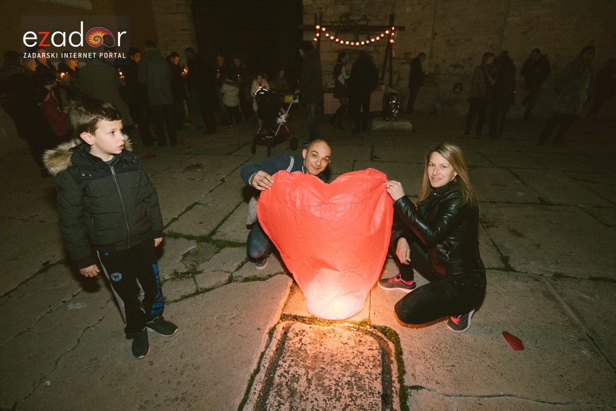 Humanitarni svjetlosni spektakl “Zaželi ljubav 2018.” @ Forum