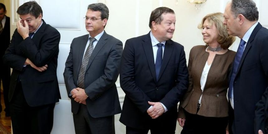 Zagreb – Predsjednik Vlade RH Zoran Milanovic primio je u Banskim dvorima izaslanstvo Rektorskog zbora. Vedran Mornar, Damir Boras. Photo: Patrik Macek/PIXSELL Zagreb – Predsjednik Vlade RH Zoran Milanovic primio je u Banskim dvorima izaslanstvo Rektorskog zbora. Vedran Mornar, Damir Boras. Photo: Patrik Macek/PIXSELL