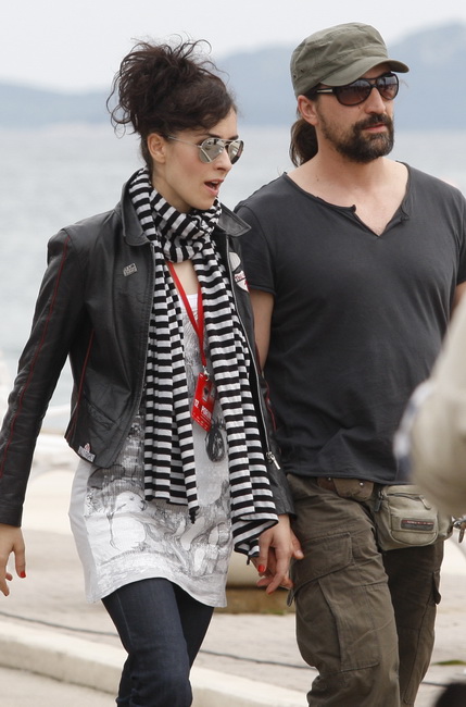 Biograd , 140510.
Danas je u Biogradu odrzana druga Porinova regata na kojoj je za ekipe brojnih diskografskih i medijskih kuca jedrilicarske sposobnosti pokazalo i vise javnih osoba. Na slici Zrinka Cvitesic i Hrvoje Rupcic.
Foto: Jure Miskovic / CROPIX Biograd , 140510.
Danas je u Biogradu odrzana druga Porinova regata na kojoj je za ekipe brojnih diskografskih i medijskih kuca jedrilicarske sposobnosti pokazalo i vise javnih osoba. Na slici Zrinka Cvitesic i Hrvoje Rupcic.
Foto: Jure Miskovic / CROPIX