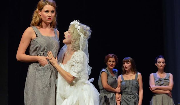 Tihana Lazović u predstavi Dom Bernarde Albe, Foto: Željko Karavida