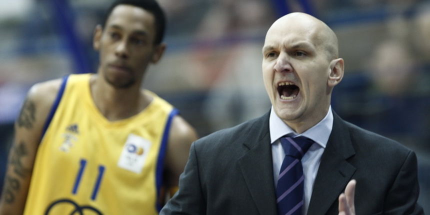 Zagreb, 261110. Kosarkaska utakmica NLB lige: KK Zagreb CO – KK Cedevita u Kosarkaskom domu Drazen Petrovic. Na slici: trener Zagreba Mladen Erjavec. Foto: Dragan Matic / Cropix Zagreb, 261110. Kosarkaska utakmica NLB lige: KK Zagreb CO – KK Cedevita u Kosarkaskom domu Drazen Petrovic. Na slici: trener Zagreba Mladen Erjavec. Foto: Dragan Matic / Cropix