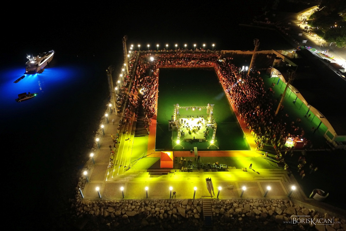 Severina oduševila nastupom na bazenu Ilirije u Biogradu na Moru