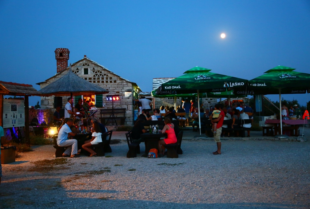 Sajam “Luka i igara” na vidikovcu Kamenjak Sajam “Luka i igara” na vidikovcu Kamenjak