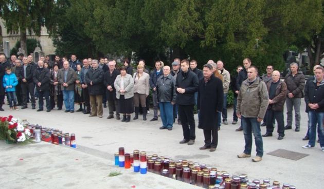 Predstavnici grada Benkovca na zagrebačkom Mirogoju, foto: Marko Ledenko – Mane