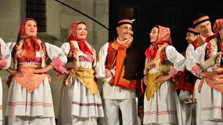 Nastup ansambla Lado ispred crkve sv. Marije ; foto Iva Perinčić Nastup ansambla Lado ispred crkve sv. Marije ; foto Iva Perinčić