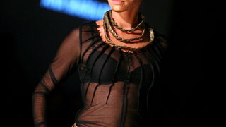 Zagreb, 250909.
U staroj tvornici Zagrepcanka od 24.09.-26.09. odrzava se modna revija Dove Fashion.hr.
Revija: Ana Maria Ricov.
Foto: Neja Markicevic /CROPIX