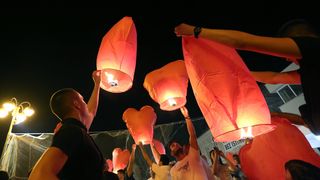 U Vodicama pušteni lampioni za tragično stradale vatrogasce na Kornatima U Vodicama pušteni lampioni za tragično stradale vatrogasce na Kornatima