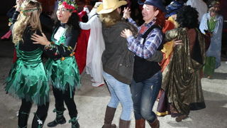 Virski karneval & maškare: Plesna maškarana fešta uz Jasmina Stavrosa