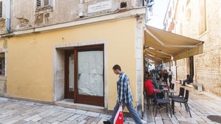 Zatvorene butige i poluprazan zadarski Poluotok Zatvorene butige i poluprazan zadarski Poluotok