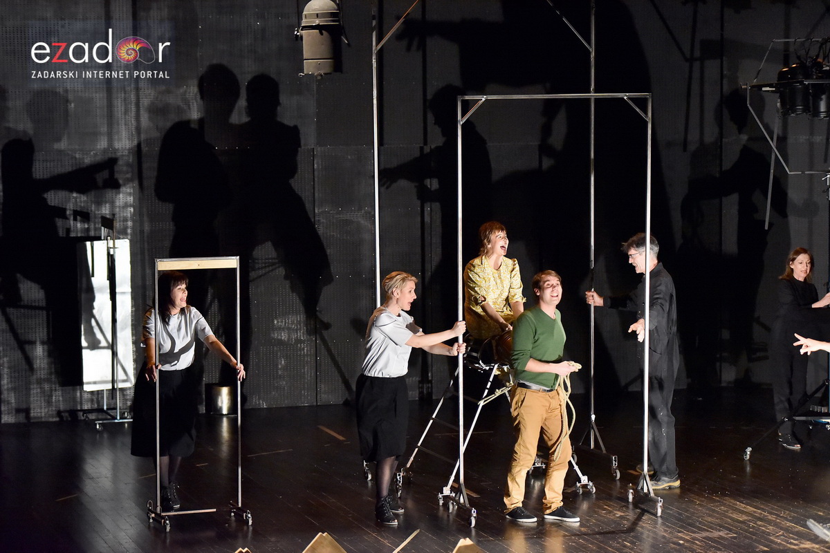 Premijera predstave “Nikome pravo” u Kazalištu lutaka Zadar Premijera predstave “Nikome pravo” u Kazalištu lutaka Zadar