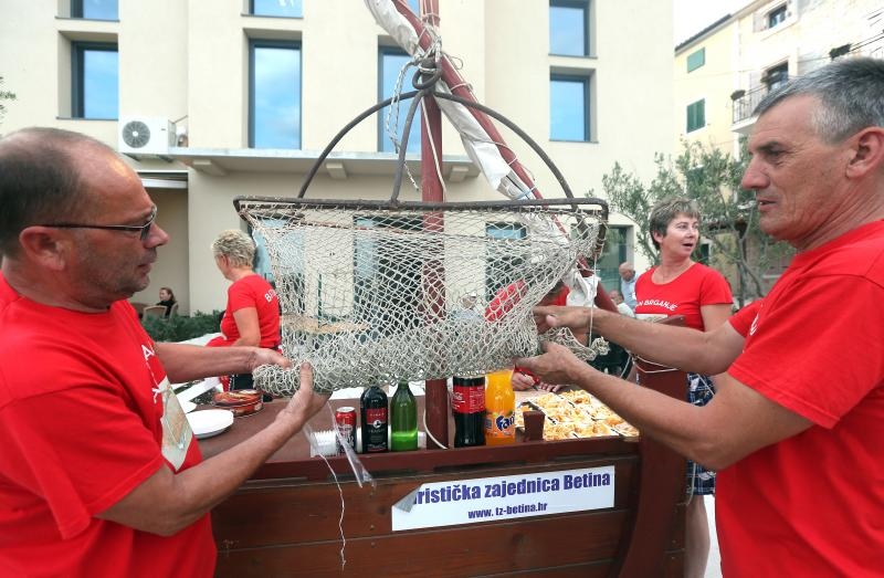Betina: Održana 49. fešta od školjaka – Dan brganje. Photo: Duško Jaramaz/PIXSELL