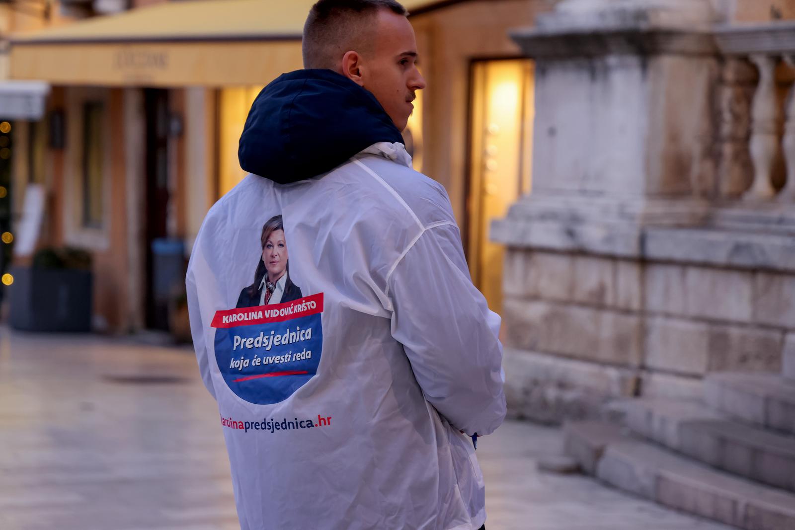 Vidović Krišto na Narodnom trgu prikuplja potpise za predsjedničku kandidaturu