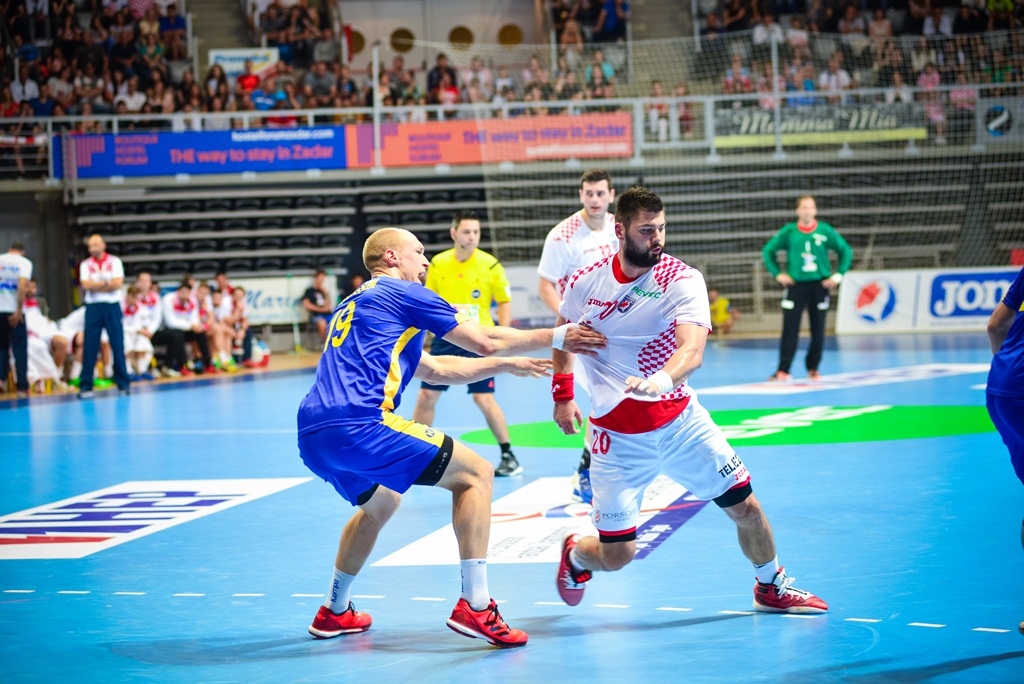 U doista sjajnoj atmosferi koju je stvorilo oko 5000 navijača iz cijele Hrvatske, naši su rukometni reprezentativci remizirali sa Švedskom i to s rezultatom 25-25. Bila je to ‘kaubojima’ pretposljednja pripremna utakmica uoči Olimpijskih igara