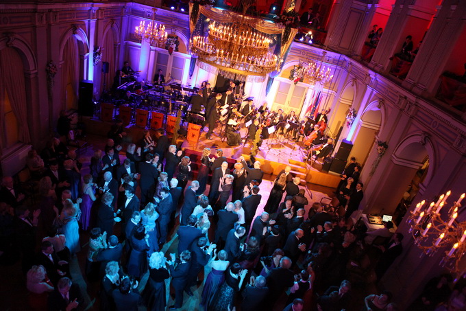 Varazdin, 030212.
U varazdinskom HNK odrzava se 19. Sjajni bal grada Varazdina, koji ugoscuje mnoge poznate uzvanike, od uglednih diplomata, glumaca, gospodarstvenika i politicara.
Pregrst baroknih specijaliteta za ovogodisnji bal spremili su zlatni kuhar Varazdin, 030212.
U varazdinskom HNK odrzava se 19. Sjajni bal grada Varazdina, koji ugoscuje mnoge poznate uzvanike, od uglednih diplomata, glumaca, gospodarstvenika i politicara.
Pregrst baroknih specijaliteta za ovogodisnji bal spremili su zlatni kuhar