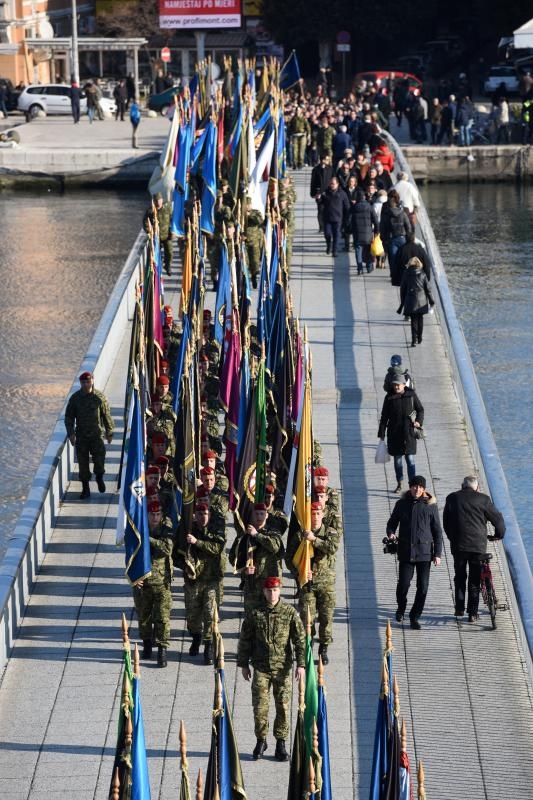 Mimohod postrojbi sudionica VRO Maslenica ulicama Zadra u povodu 24. obljetnice Mimohod postrojbi sudionica VRO Maslenica ulicama Zadra u povodu 24. obljetnice