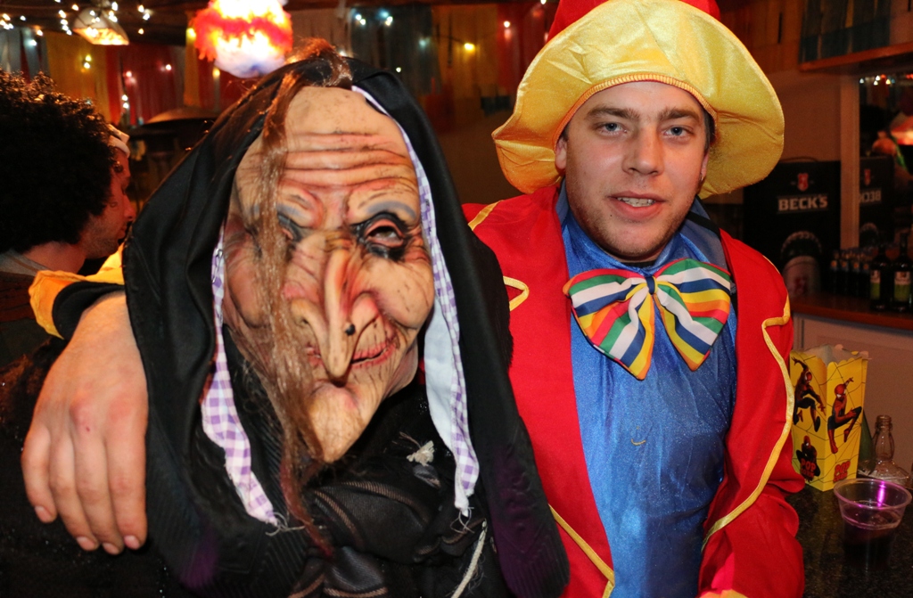 Virske maškare: Nedjelja u znaku zvijezdice Meri, Tota i Tempo Banda