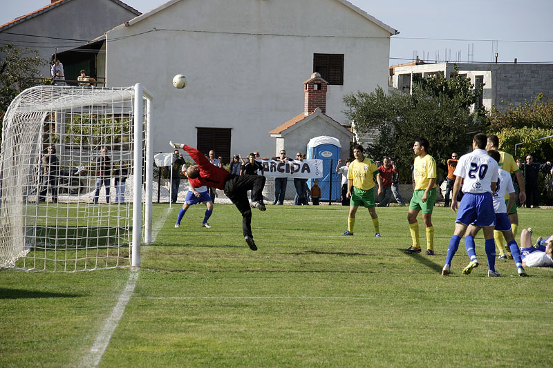 Hajduk – Zlatna Luka, Prijateljska utakmica povodom 75 godina osnivanja NK Zlatna luka