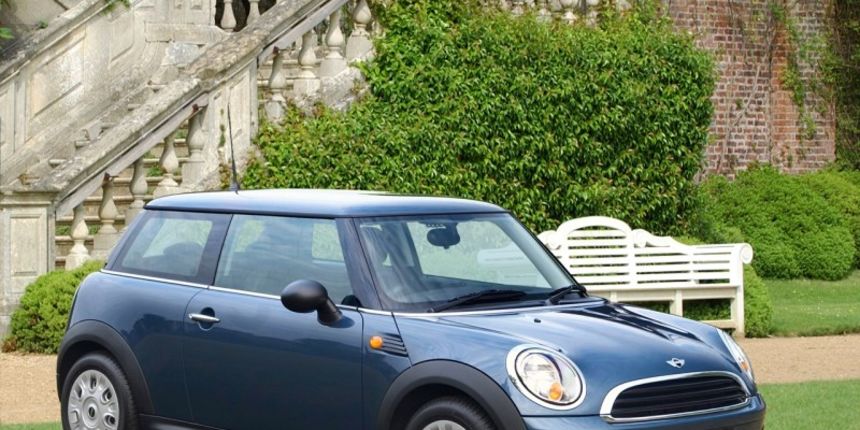 Mini First (foto: autoholik.net) Mini First (foto: autoholik.net)