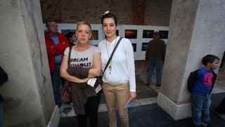 Humanitarna izlozba za pomoc tesko bolesnoj mladoj zadranki Ani Pavic i njenoj kceri Aurori. Zadarski fotografi amateri i profesionalci njih 37 odazvali su se ovoj akciji doniravsi fotografije, Foto: Željko Mršić/PIXSELL