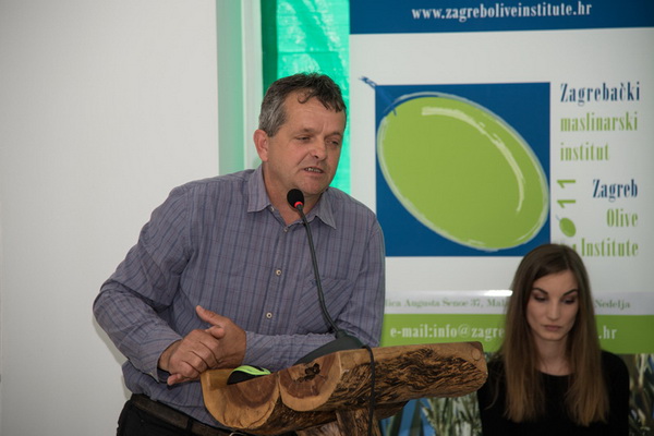 U Vrtovima lunjskih maslina održana 12. Lunjska maslinada. Foto: Vinko Pešić