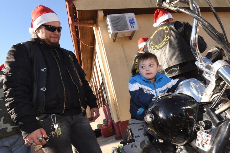 Bikeri moto kluba Bestije tradicionalno su posjetili i darivali djecu vrtica Latica