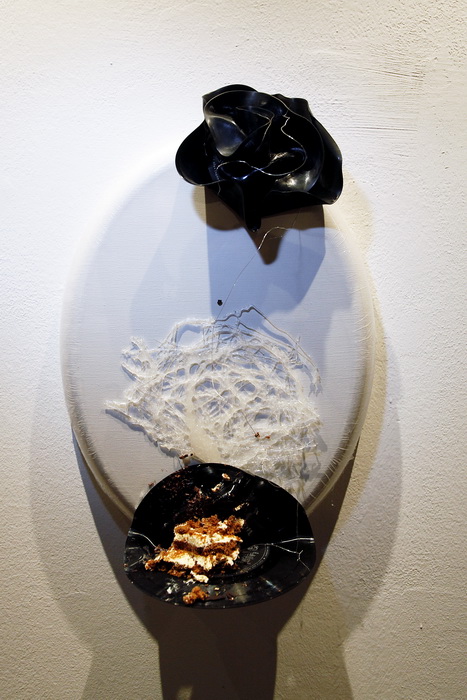 Pula, 281211.
U galeriji Makina otvorena je izlozba jestivih slastica povodom skorog otvorenja butika slastica “Skatulica by Stare Uzance” vlasnika Sandra Francula i Sanje Rakic Francula. Izlozene kolace posjetitelji su mogli kusati pa je sama izlozba nak