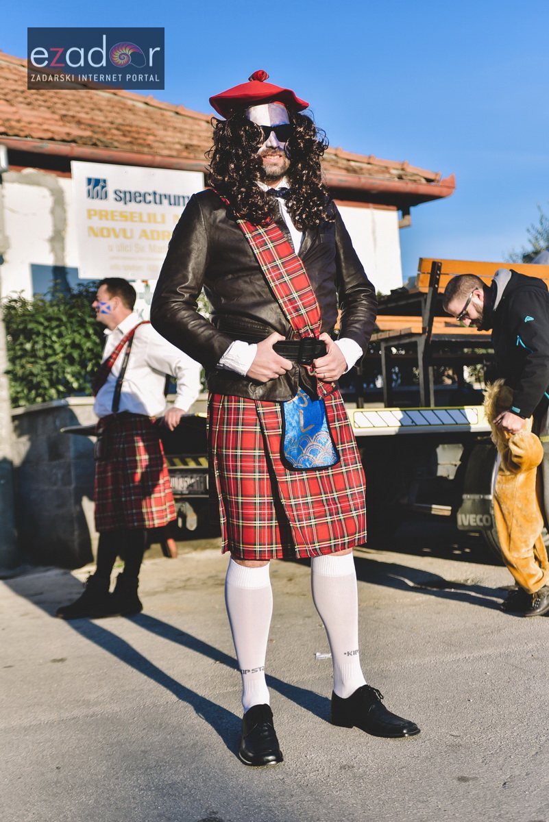 Škotski kiltovi preplavili zadarske Stanove Škotski kiltovi preplavili zadarske Stanove