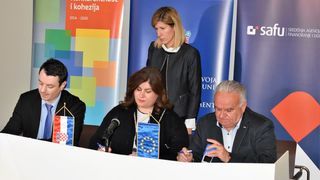 Potpisivanje ugovora u prezentacijskom centru “Podzemni grad Paklenice” NP Paklenica Potpisivanje ugovora u prezentacijskom centru “Podzemni grad Paklenice” NP Paklenica