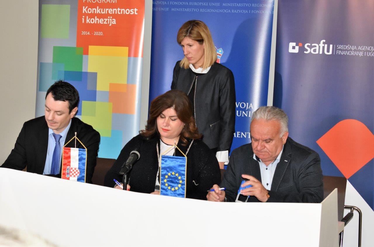 Potpisivanje ugovora u prezentacijskom centru “Podzemni grad Paklenice” NP Paklenica Potpisivanje ugovora u prezentacijskom centru “Podzemni grad Paklenice” NP Paklenica