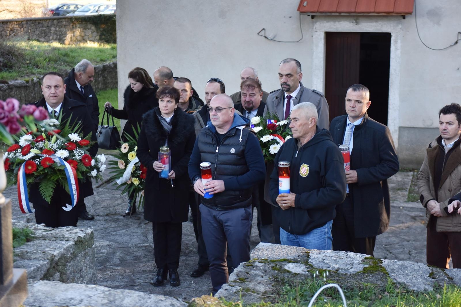 Ervenik: Obilježena 26. godišnjica stradanja obitelji Čengić
