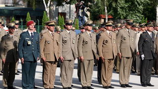Vukovar, 250610.
U povodu Dana drzavnosti Republike Hrvatske obiljezen  zavrsetak skolovanja polaznika vojnih skola za potrebe Oruzanih snaga. Na fotografiji postrojeni polaznici vojnih skola.
Foto: Damir Glibusic / CROPIX
