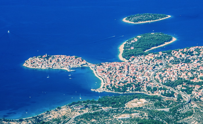 Zagreb-Split, 080912.
Let Zagreba za Split.
Na slici Primosten.
Foto: Zvonimir Barisin / CROPIX Zagreb-Split, 080912.
Let Zagreba za Split.
Na slici Primosten.
Foto: Zvonimir Barisin / CROPIX
