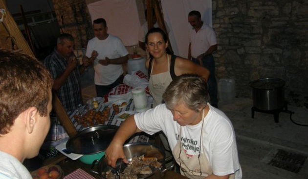 “Beeenkovac – janjetina & jaretina” jedinstven gastro događaj u Benkovcu