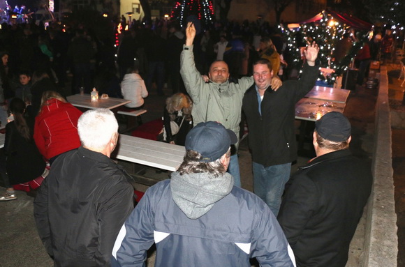 Vir: Božićna fešta uz Dražena Zečića Zeku Vir: Božićna fešta uz Dražena Zečića Zeku