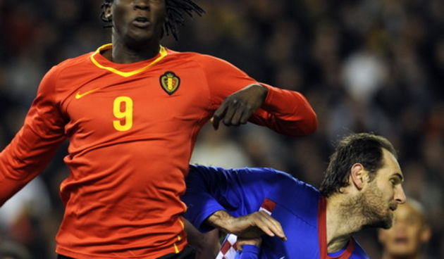 Bruxelles, 030310.
Stadion Roi Baudouin bivsi Heysel.
Prijateljska utakmica izmedju Belgije i Hrvatske nogometne reprezentacije.
Na slici: Romelu Lukaku debitant sa 17 godina napadac Anderlechta pored Josip Simunic.
Foto: Drago Sopta / CROPIX
