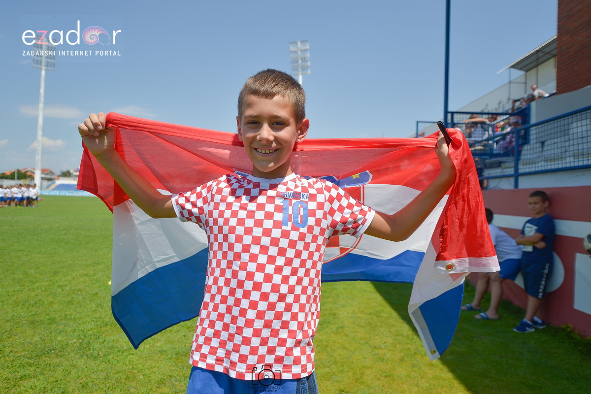 Zadarska vatrena četvorka na Stanovima se družila s mladim zadarskim nogometašima Zadarska vatrena četvorka na Stanovima se družila s mladim zadarskim nogometašima