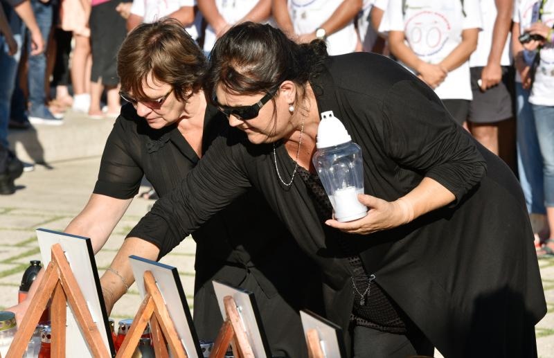 Vodice: Mimohodom vatrogasaca započelo obilježavanje 9. obljetnice kornatske tragedije. Photo: Hrvoje Jelavić/PIXSELL Vodice: Mimohodom vatrogasaca započelo obilježavanje 9. obljetnice kornatske tragedije. Photo: Hrvoje Jelavić/PIXSELL