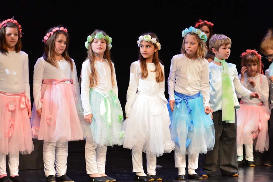 Premijera predstave “U sjeni” udruge “Igrajmo se” Premijera predstave “U sjeni” udruge “Igrajmo se”